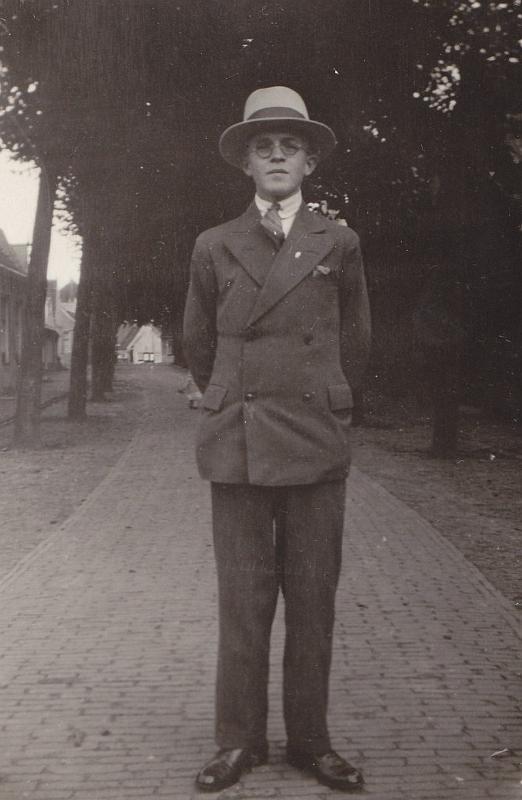 Personalia-Ritthem-1001.jpg - Jan Machielse in Dorpstraat