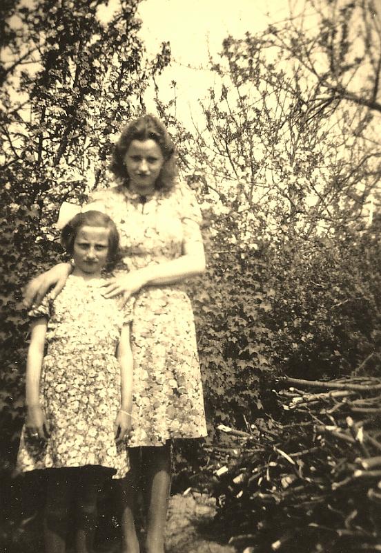 Personalia-Ritthem-1286.jpg - Corrie en Tine Joziasse