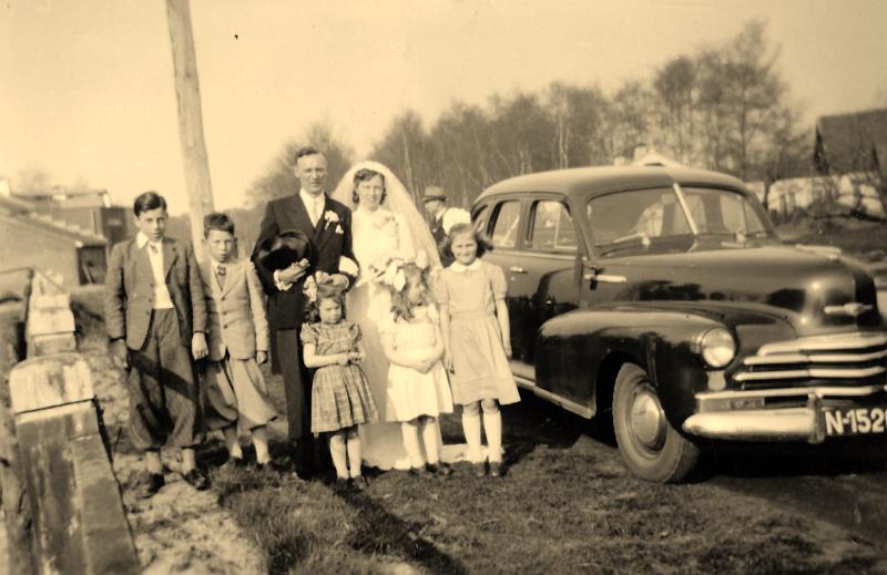 Personalia-Ritthem-1902.jpg - Bruidspaar Rinus Barentsen en Jo Marijs Met Jan Ko en Thea Oste rest onbekend