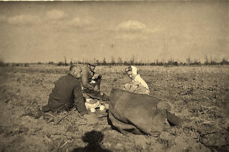 Personalia-Ritthem-2048.jpg - Koffie met een boterham voor Andr Breel en Boeren gebracht door Franc.Breel de Pagter