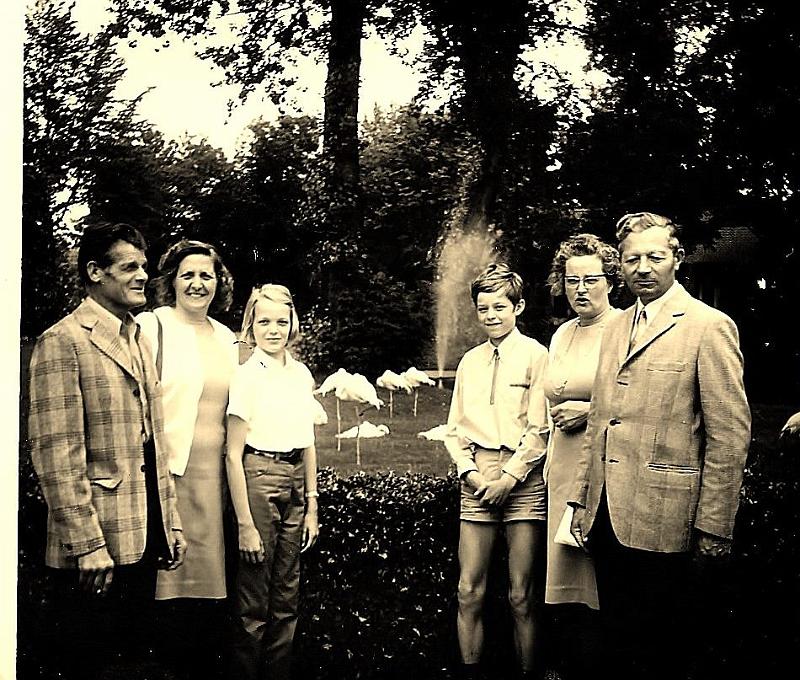 Personalia-Ritthem-2112.jpg - Huib Roelse-Corrie Roelse -Marijke Roelse-Hans Oste-Tine Oste-Ko Oste