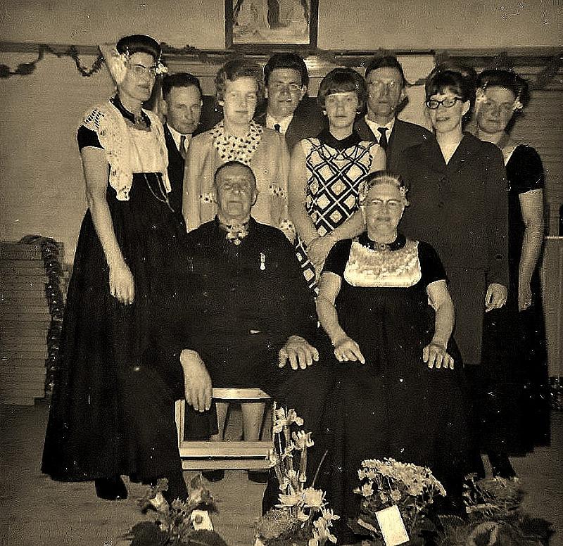 Personalia-Ritthem-2243.jpg - Mina GroenenbergCevaal Krijn Groenenberg Nel Groenenberg Jo Cevaal Leny Cevaal Willem Cevaal Bets Cevaal Dina CevaalJanse Joh Cevaal Leintje CevaalOvaa