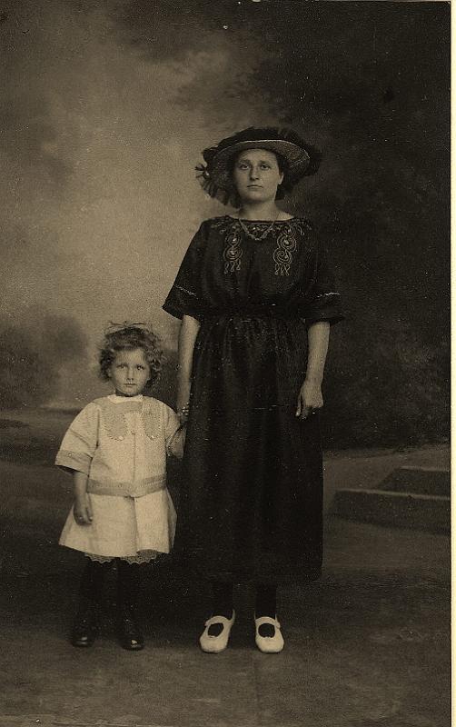 Personalia-Ritthem-2304.jpg - Pietje Willemse met dochter sara