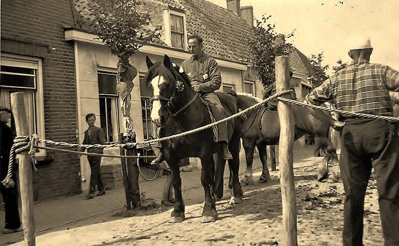 Personalia-Ritthem-2311.jpg - Willem Wisse en links Piet Schout