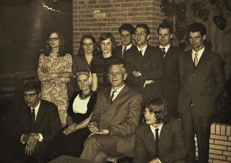 Personalia-Ritthem-2338.jpg - Koos Jo Mientje Wim Klaas Jaap Rinus Jan Jans v Belzen Marijs Marinus en Cees van Belzen