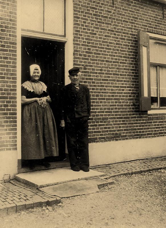 Personalia-Ritthem-2362.jpg - Ouders Jane de Visser de Pagter woonde op boerderij bij Fort Rammekens Abr de Pagter en Franc. Cevaal